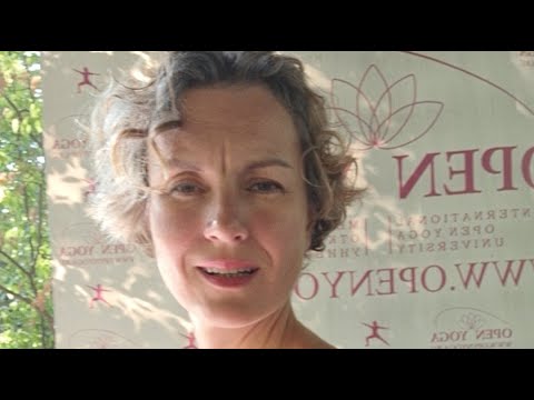 Видео: Хатха йога Kate Ahimsa | OpenYoga в прямом эфире!