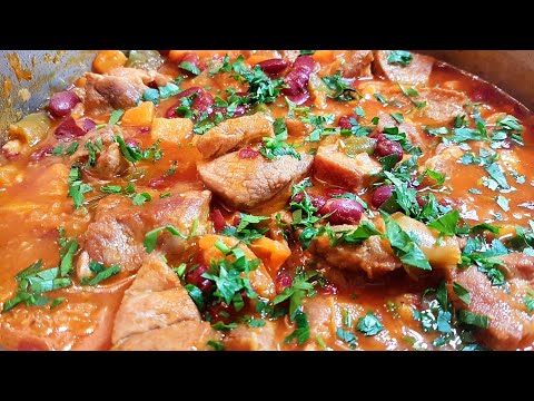 Видео: ОБЕД - ПАЛЬЧИКИ ОБЛИЖЕШЬ!!! СВИНИНА ТУШЕНАЯ С ФАСОЛЬЮ | БЛЮДО С ФАСОЛЬЮ | СЫТНО, ВКУСНО, ЭНЕРГЕТИЧНО