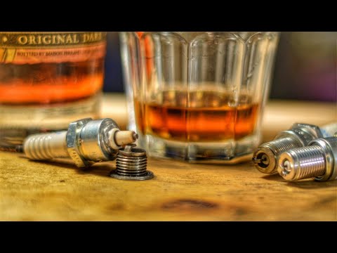 Видео: Как читать свечи зажигания | AFR