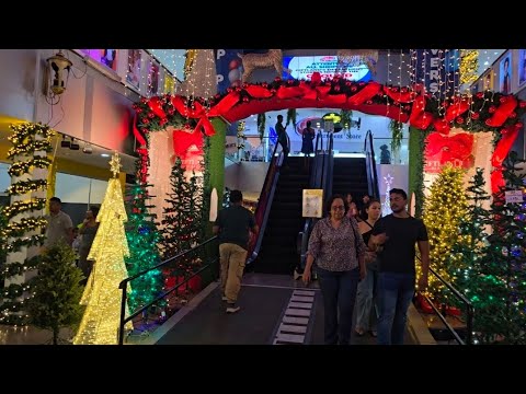 Видео: Раннее Рождество в торговом центре
