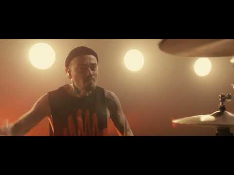 Видео: Нэил Шери - Горит во мне (Official Music Video 2025)