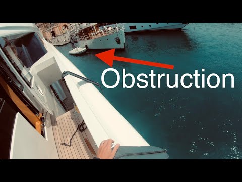 Видео: Сложная швартовка — SuperYacht