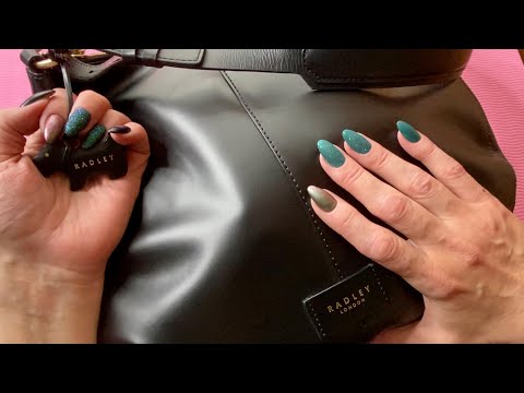 Видео: АСМР |Шёпот |Что в моей сумке |ASMR |Whats in My Bag |Whisper