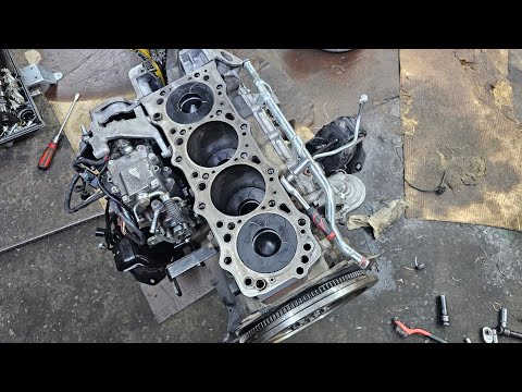 Видео: Замена шорт блока на контрактный Паджеро 3 Курск