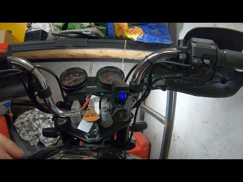 Видео: Установка розетки 12в и USB на мотоцикл Bajaj Boxer BM150X