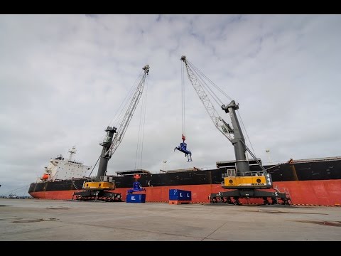 Видео: Компания «ФосАгро» ввела в эксплуатацию терминал по перевалке удобрений в порту Усть-Луга