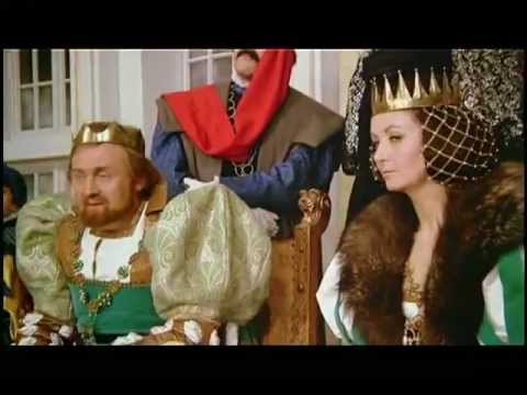 Видео: Фильм "Три орешка для золушки (1973)" -  Незнакомка