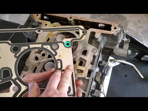 Видео: Chevy Straight 6 4.2 Прокладка головки блока цилиндров, течь охлаждающей жидкости сбоку головки.