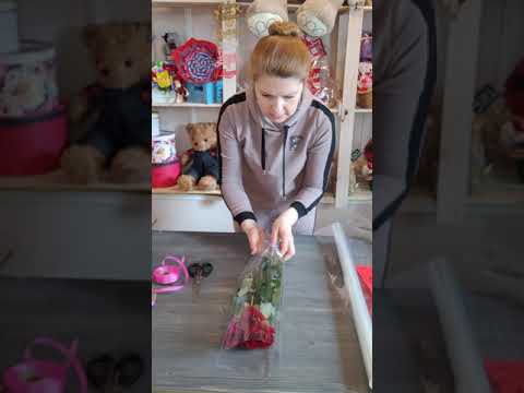 Видео: Простая упаковка 1 и 3 роз