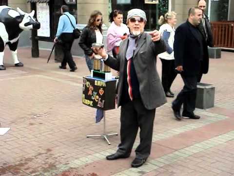 Видео: Фокусник творит чудеса на старом Арбате.Мистика,супер!