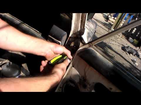 Видео: Как открутить двери на  ваз 2101-2107.