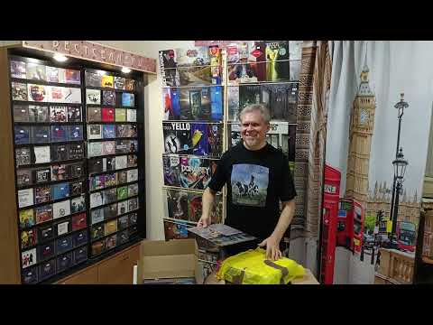 Видео: "Музыкальный Бомонд"(ул. Звездинка, д.9) в Нижнем Новгороде. Часть 2: Распаковка винила. Середина