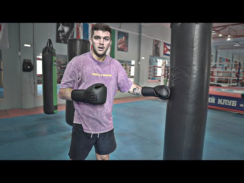 Видео: Как бить боксерскую двойку! 2 варианта удара