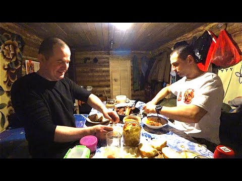 Видео: Ночь в таёжной избе. Таежная кухня. Встреча с Александром Устаевым. Жизнь в тайге 1 Часть.