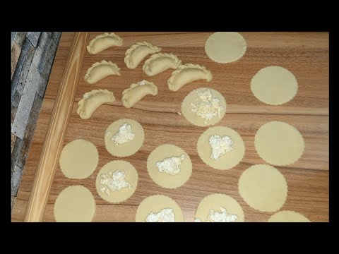 Видео: Лучшее тесто для вареников.Вареники с творогом и сыром.