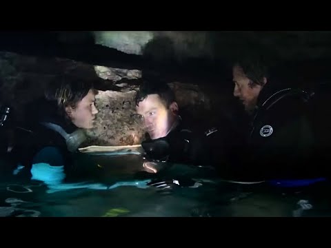 Видео: ПРЕМЬЕРА! ГРУППА ДАЙВЕРОВ ЗАПЕРТА В ПЕЩЕРЕ ПОД ВОДОЙ В СМЕРТЕЛЬНОЙ ЛОВУШКЕ! ДЫШИ. Лучшие Фильмы
