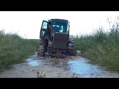 Видео: Трактор Т-40АМ удивляет на бездорожье!!! Все в шоке от его проходимости!!!