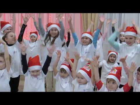 Видео: Флешмоб на Дне рождения Вокально-хореографической студии "СарГрад"