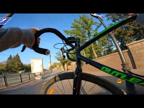 Видео: Пятничным вечером катаемся на велосипеде Outleap Hardway-S 2021 модельного года.