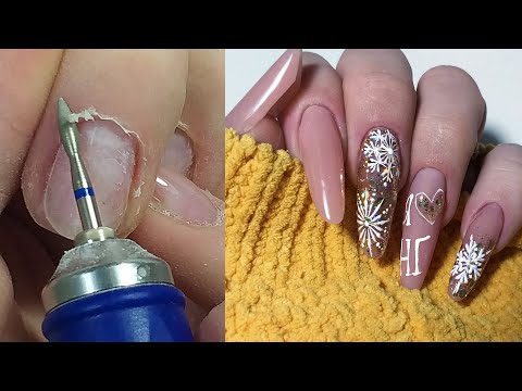 Видео: ❤ УЧУСЬ ❤ попытка 2 ❤ СОВРЕМЕННЫЙ МИНДАЛЬ ❤ маникюр ОДНОЙ ФРЕЗОЙ ❤ СНЕЖИНКИ пошагово ❤