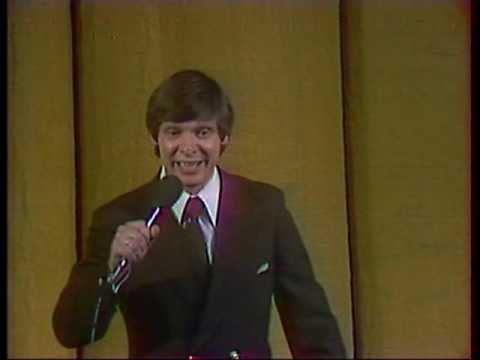 Видео: "А туман на луга ложится" (В.Баснер - М.Матусовский)