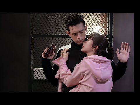 Видео: 💖Влюбилась в звезду  киберспорта  PART 1💖 Вперёд, Кальмар!💖
