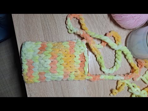 Видео: Весенняя сумка для телефона, из ализе пуффи файн 👜