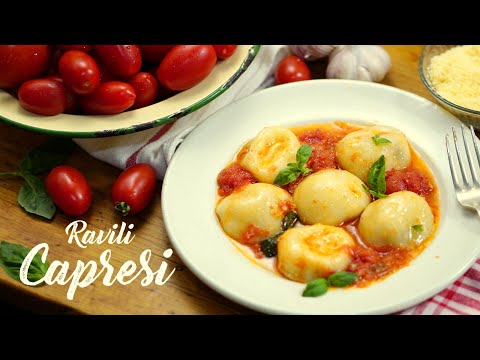 Видео: Caprese Ravioli: равиоли с сырной начинкой и простым томатным соусом.