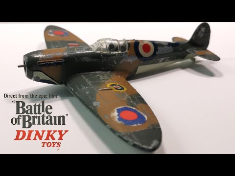 Видео: Dinky реставрация Spitfire Mk II No. 719. Литая аккумуляторная игрушка. Битва за Британию.
