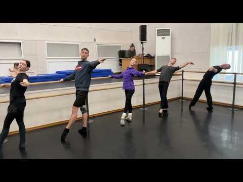 Видео: РОНД ДЕ ЖАМБ ПАРТЕР-ФАДО