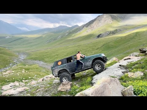 Видео: Зругское озеро на машине / Габуй выйграл спор / Джипер Осетии 