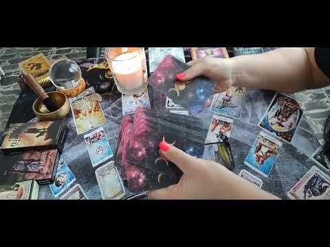 Видео: 🤔 Мисли ❤️ Чувства 👉 Намерения 🎯 Действия ❤️ Любовно Таро 👭