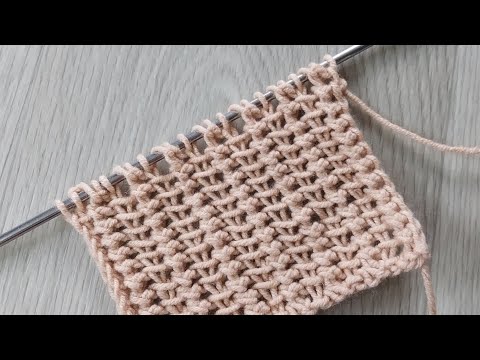 Видео: Красивый узор спицами. Вязание мастер класс