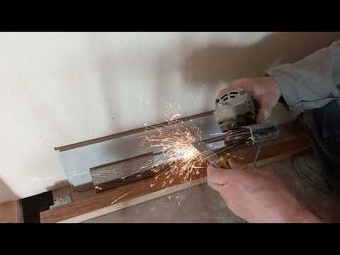 Видео: Как разрезать ГВЛ (гипсоволокнистый) лист.