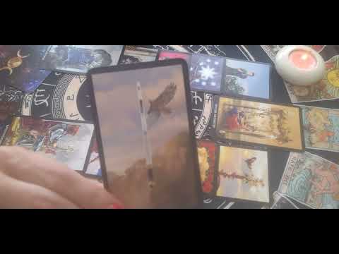 Видео: Любовен триъгълник 🔽 Той, ти и съперницата? 💯 Таро с Ники ❤️