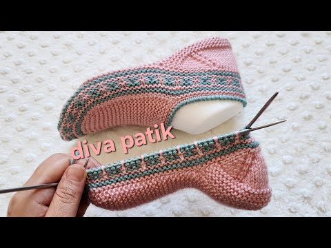 Видео: Очень простая выкройка бесшовных пинеток с двумя спицами ✅️ #bootiemodels