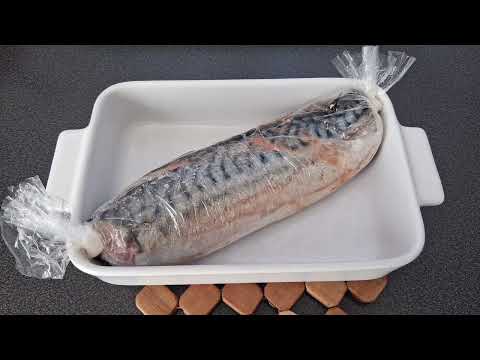 Видео: ...Соленая скумбрия с "сюрпризом" для бутербродов...