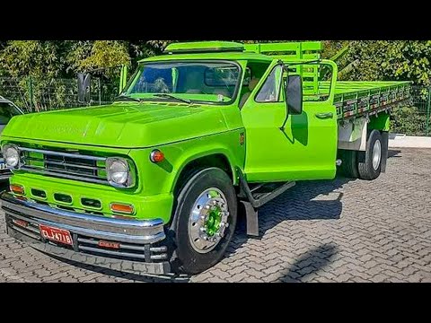 Видео: Грузовики, у которых нет года, но есть владелец — настоящие реликвии