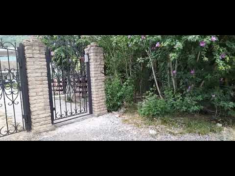 Видео: Мини обзор территории гостевого дама Алые паруса.