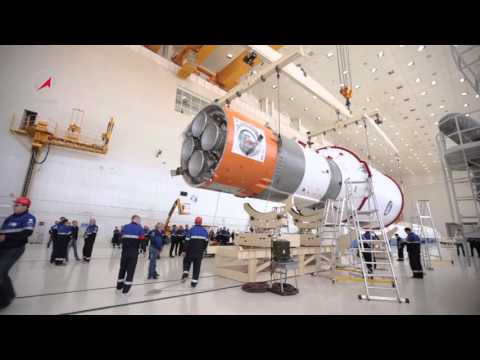 Видео: Космодром Восточный. РКН Союз 2.1а - Общая сборка в МИКе