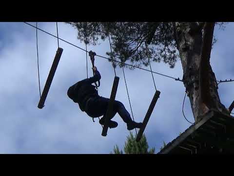 Видео: Веревочные трассы Вентспилс. Virvių trasa "Katino takas" Piedzivojumu parks Ventspils Latvia