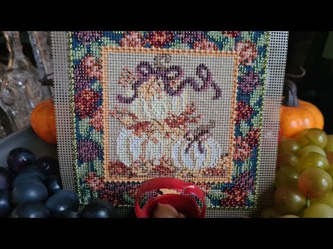 Видео: О вышивке и жизни 25.10-01.11.2025 Mill Hill "White Pumpkins" - готовая работа