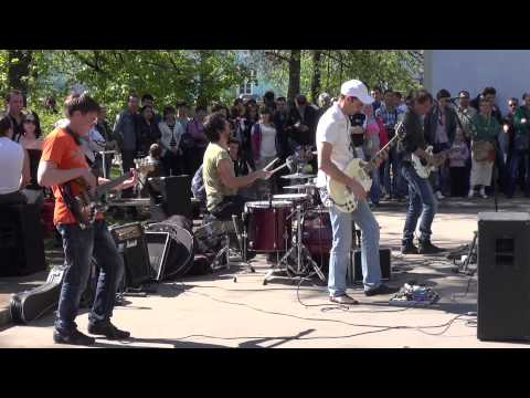 Видео: Чёрный Квадрат - Место для шага вперёд (9 мая 2014. Москва. ВДНХ)