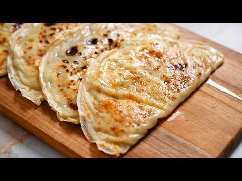 Видео: МУКА + ВОДА! Тесто не РАСКАТЫВАЮ, а наливаю на сковороду! Вкусные простые лепешки с творогом