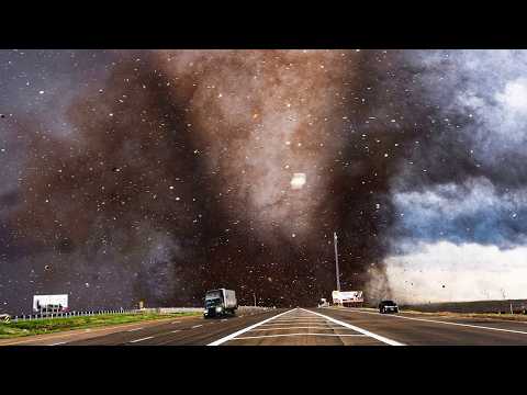 Видео: Торнадо, заснятые ОЧЕНЬ БЛИЗКО! Впечатляющие кадры