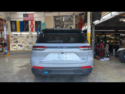 Видео: 2022 Jeep Grand Cherokee Trail Hawk 4xE - $27.500 , новый такой $85.000. Сколько можно заработать?