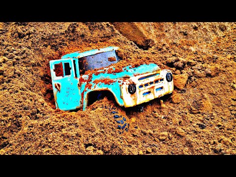 Видео: Нашли ЗАБРОШЕННЫЙ ЗИЛ 130. Откопали и отвезли на восстановление ... RC OFFroad 4x4