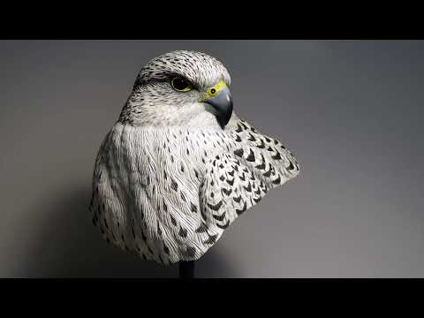 Видео: Как я вырезал сокола из куска дерева