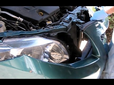 Видео: Как снять передний бампер и блок фар на Toyota Corolla 2009–2013 годов выпуска
