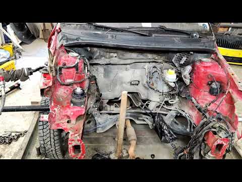 Видео: skoda fabia 2. Боковой удар, вытяжка лонжеронов. Размеры кузова. Кузовной ремонт.